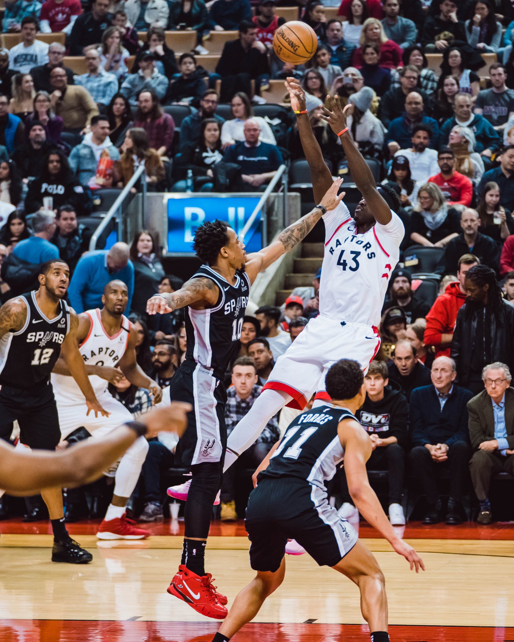 九游体育-西亚卡姆在阿森纳比赛中精彩发挥，突破纪录引发热议！的简单介绍