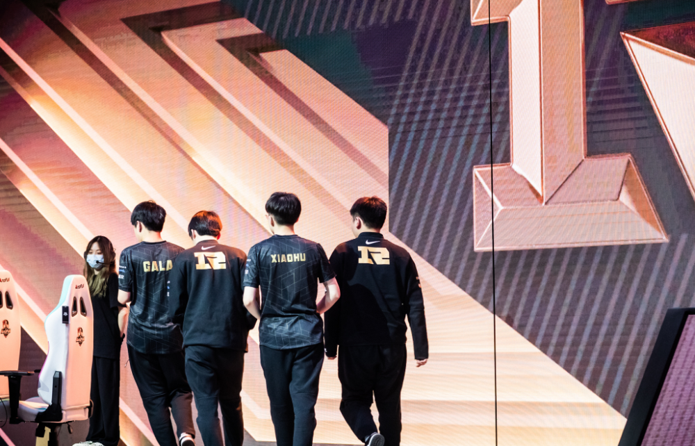 关于Scout爆冷击败美国队，比分优势明显引爆全场！的信息